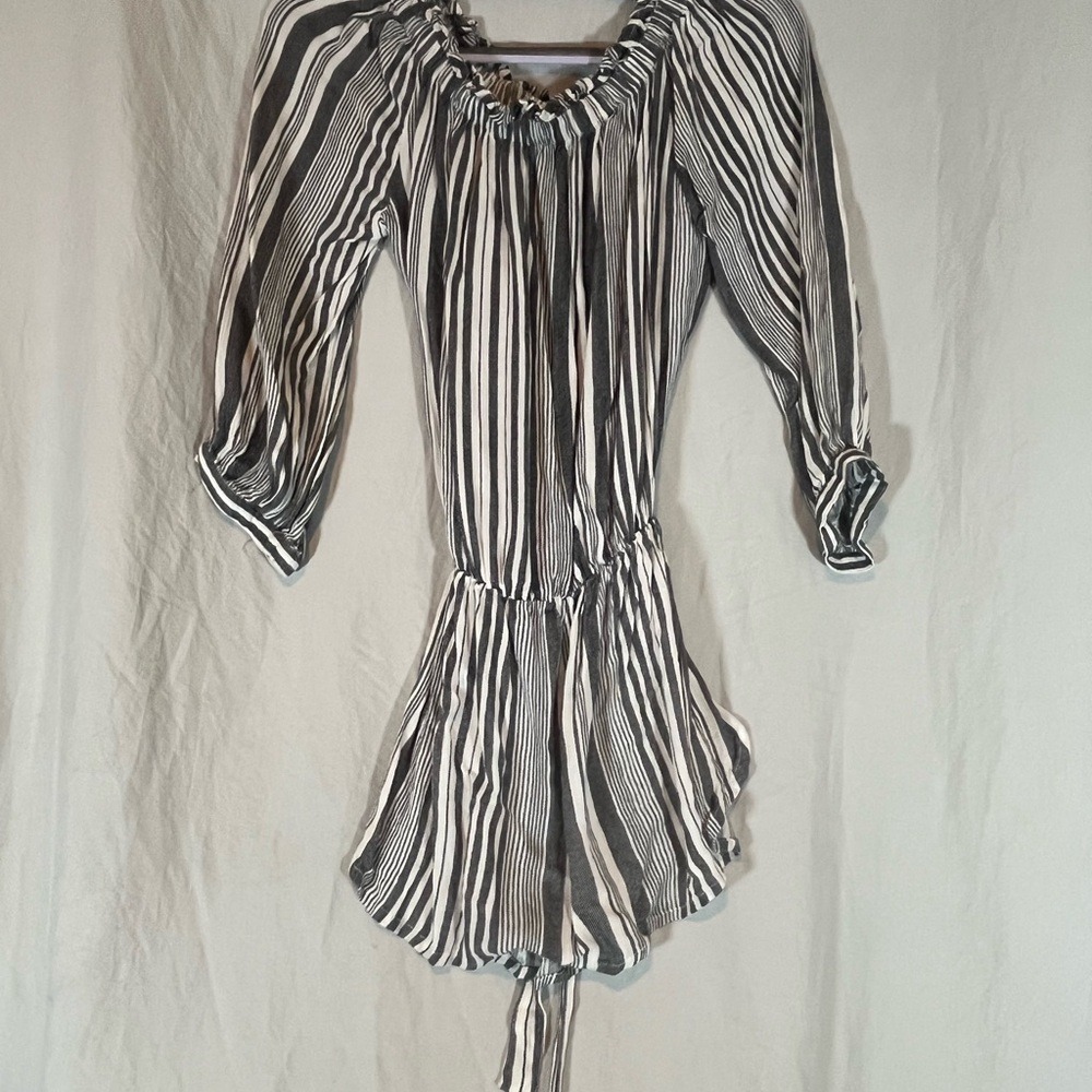 Forever 21 Women Striped Off The Shoulder‎ Romper Grey White Size S Small